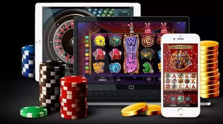 Người chơi Việt Nam trải nghiệm sảnh game bài trực tuyến trên điện thoại